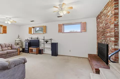 Living - 10015 E 18th Ave, Spokane Valley, WA 99206 photo 4 of 5
