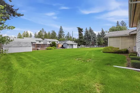 Exterior - 10015 E 18th Ave, Spokane Valley, WA 99206 photo 7 of 12