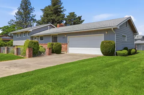 Exterior - 10015 E 18th Ave, Spokane Valley, WA 99206 photo 3 of 12