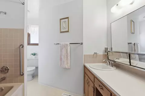 Bath - 10015 E 18th Ave, Spokane Valley, WA 99206 photo 1 of 2
