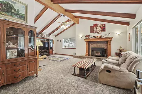 13122 Deer Valley Rd, Newport, WA 99156