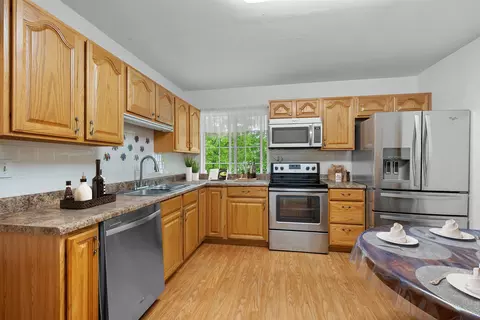 Kitchen - 2227 E 4th Ave, Spokane, WA 99202 photo 2 of 3