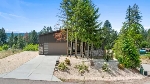 39980 Lake Summit Dr, Loon Lake, WA 99148