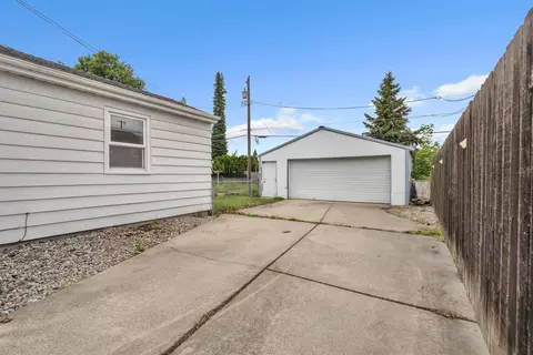 Exterior - 2403 E Dalke Ave, Spokane, WA 99208 photo 4 of 6