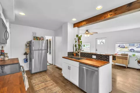 Kitchen - 2403 E Dalke Ave, Spokane, WA 99208 photo 2 of 4