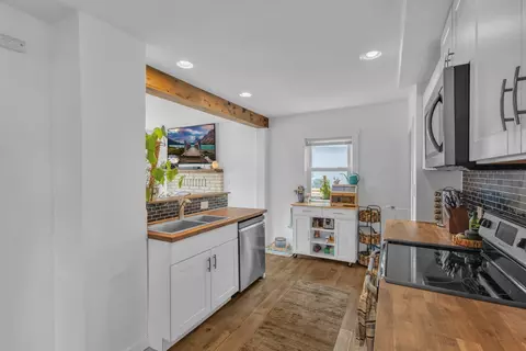 Kitchen - 2403 E Dalke Ave, Spokane, WA 99208 photo 4 of 4