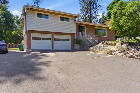 903 W Hawthorne Rd, Spokane, WA 99218