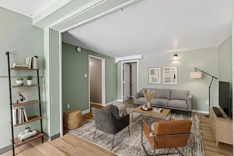 Living - 527 E 8th Ave, Spokane, WA 99202 photo 4 of 5