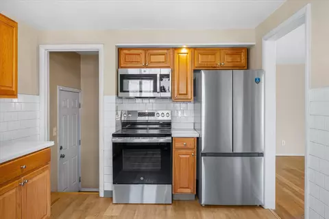 Kitchen - 527 E 8th Ave, Spokane, WA 99202 photo 3 of 4