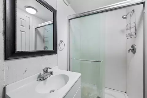 Bath - 527 E 8th Ave, Spokane, WA 99202 photo 3 of 3
