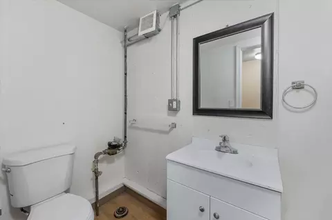 Bath - 527 E 8th Ave, Spokane, WA 99202 photo 2 of 3