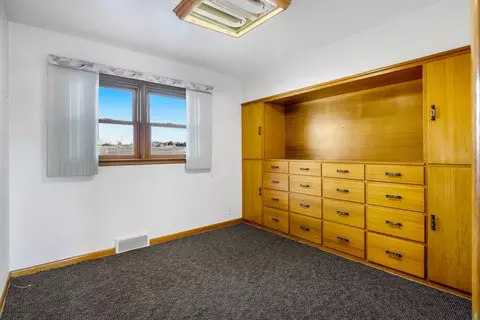 Bedroom - 319 E 3rd Ave, Lind, WA 99341 photo 5 of 7