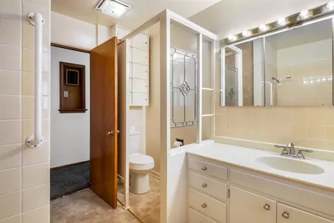 Bath - 319 E 3rd Ave, Lind, WA 99341 photo 1 of 1