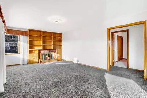 Living - 319 E 3rd Ave, Lind, WA 99341 photo 2 of 5