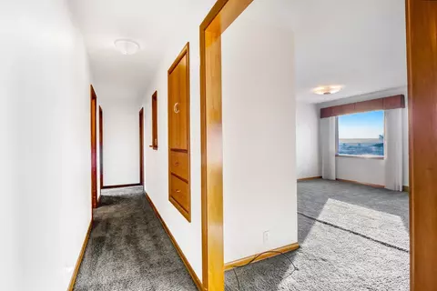 Entry Way - 319 E 3rd Ave, Lind, WA 99341 photo 2 of 4