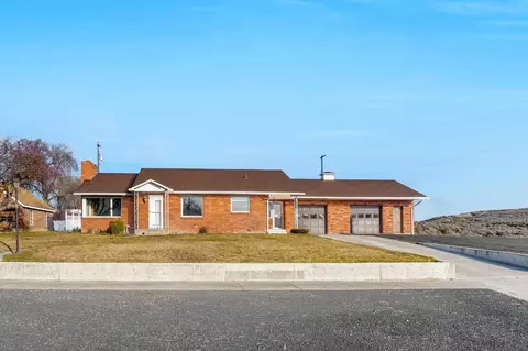 319 E 3rd Ave, Lind, WA 99341
