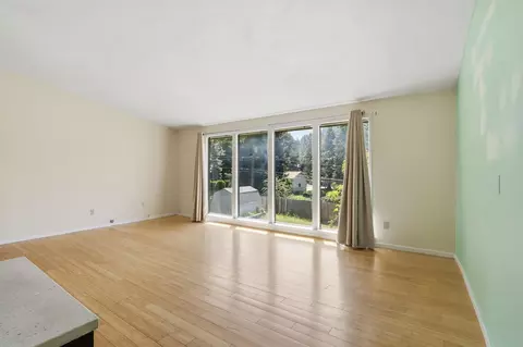 Living - 6422 E 17th Ave, Spokane Valley, WA 99212 photo 4 of 7