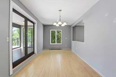 Living - 6422 E 17th Ave, Spokane Valley, WA 99212 photo 5 of 7