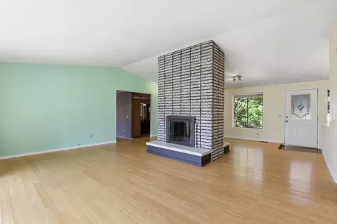 Living - 6422 E 17th Ave, Spokane Valley, WA 99212 photo 3 of 7