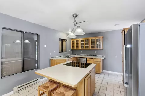 Kitchen - 6422 E 17th Ave, Spokane Valley, WA 99212 photo 4 of 6