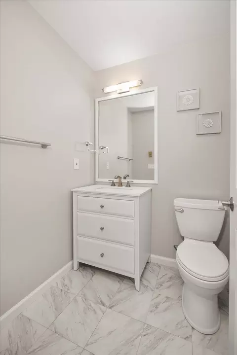 Bath - 2018 E 30th Ave, Spokane, WA 99203 photo 4 of 5