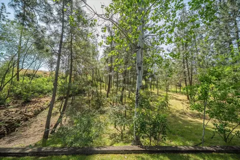 Exterior - 2018 E 30th Ave, Spokane, WA 99203 photo 8 of 10