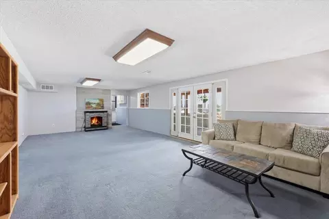 Living - 15009 E Cooper Rd, Mead, WA 99021 photo 4 of 4