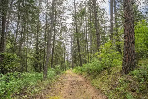 22 N Nnn N Madison Rd, Mead, WA 99021