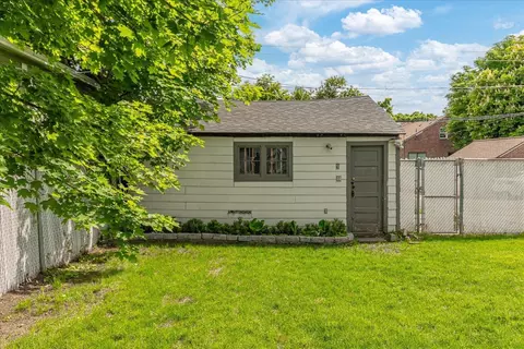 Exterior - 524 E Baldwin Ave, Spokane, WA 99207 photo 6 of 11
