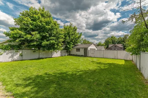 Exterior - 524 E Baldwin Ave, Spokane, WA 99207 photo 10 of 11