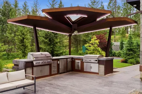 Kitchen - 1615 E Chattaroy Rd, Colbert, WA 99005 photo 3 of 4