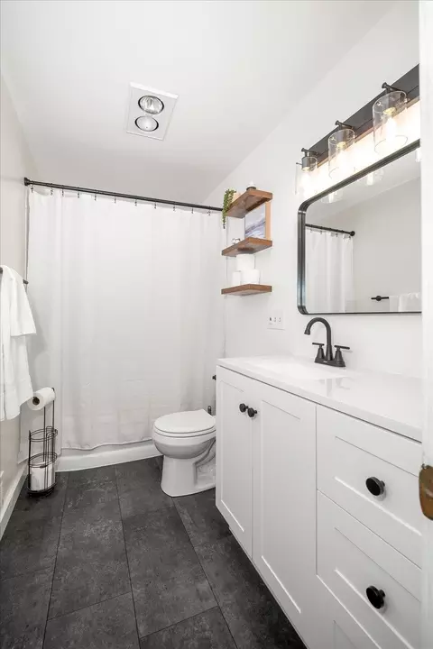 Bath - 1408 E Joseph Ave, Spokane, WA 99208 photo 3 of 4