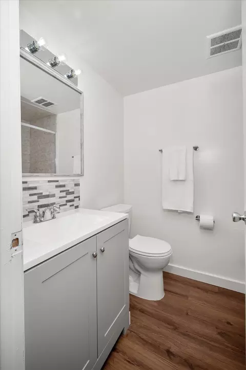 Bath - 1408 E Joseph Ave, Spokane, WA 99208 photo 4 of 4