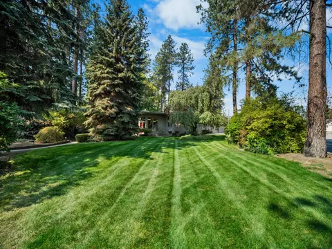 Exterior - 1003 E 16th Ave, Spokane, WA 99203 photo 7 of 11