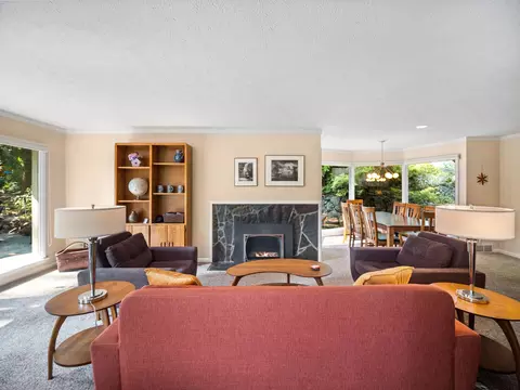 Living - 1003 E 16th Ave, Spokane, WA 99203 photo 5 of 7