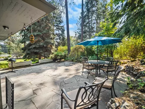 Exterior - 1003 E 16th Ave, Spokane, WA 99203 photo 5 of 11
