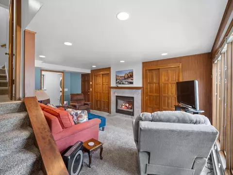 Living - 1003 E 16th Ave, Spokane, WA 99203 photo 6 of 7