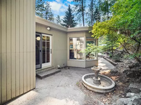 Exterior - 1003 E 16th Ave, Spokane, WA 99203 photo 6 of 11
