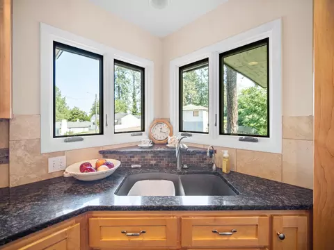 Kitchen - 1003 E 16th Ave, Spokane, WA 99203 photo 4 of 4