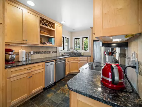 Kitchen - 1003 E 16th Ave, Spokane, WA 99203 photo 1 of 4