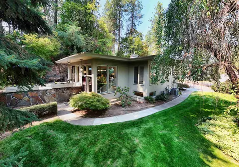 Exterior - 1003 E 16th Ave, Spokane, WA 99203 photo 4 of 11
