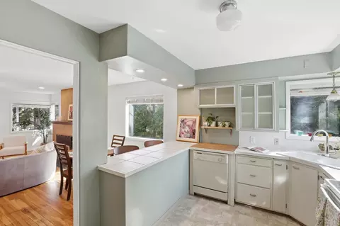 Kitchen - 3109 E 14th Ave, Spokane, WA 99202 photo 4 of 4