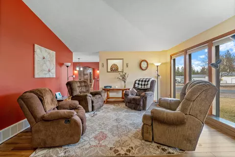 Living - 4620 E Handy Rd, Colbert, WA 99005 photo 1 of 2