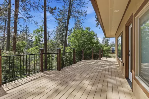Exterior - 7710 E Beverly Dr, Spokane Valley, WA 99212 photo 3 of 9
