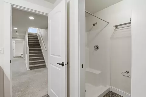 Bath - 7710 E Beverly Dr, Spokane Valley, WA 99212 photo 5 of 5