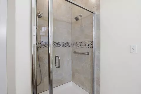 Bath - 7710 E Beverly Dr, Spokane Valley, WA 99212 photo 2 of 5