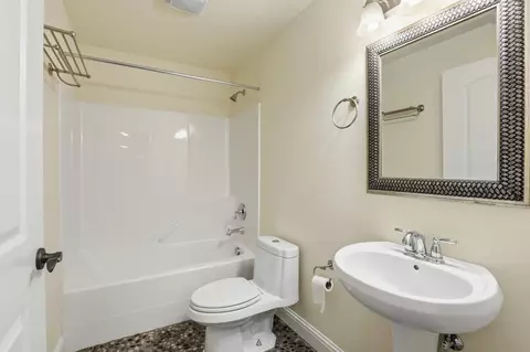 Bath - 7710 E Beverly Dr, Spokane Valley, WA 99212 photo 3 of 5