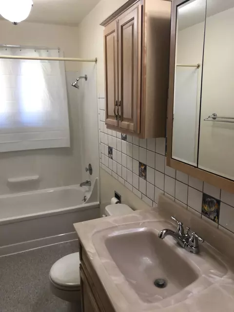 Bath - 621 3rd St, Cheney, WA 99004 photo 5 of 7