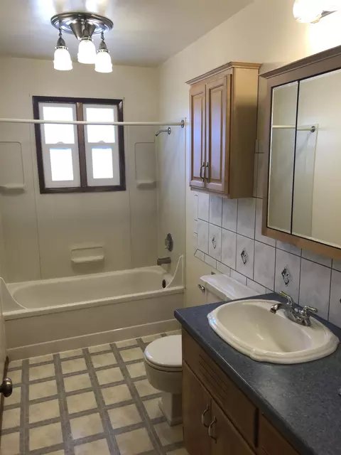 Bath - 621 3rd St, Cheney, WA 99004 photo 7 of 7