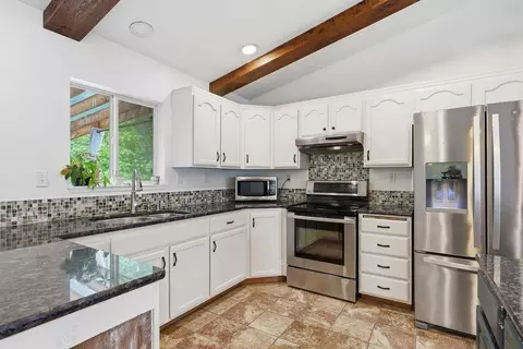 Kitchen - 410 E Pine Needle Ave, Colbert, WA 99005 photo 3 of 4